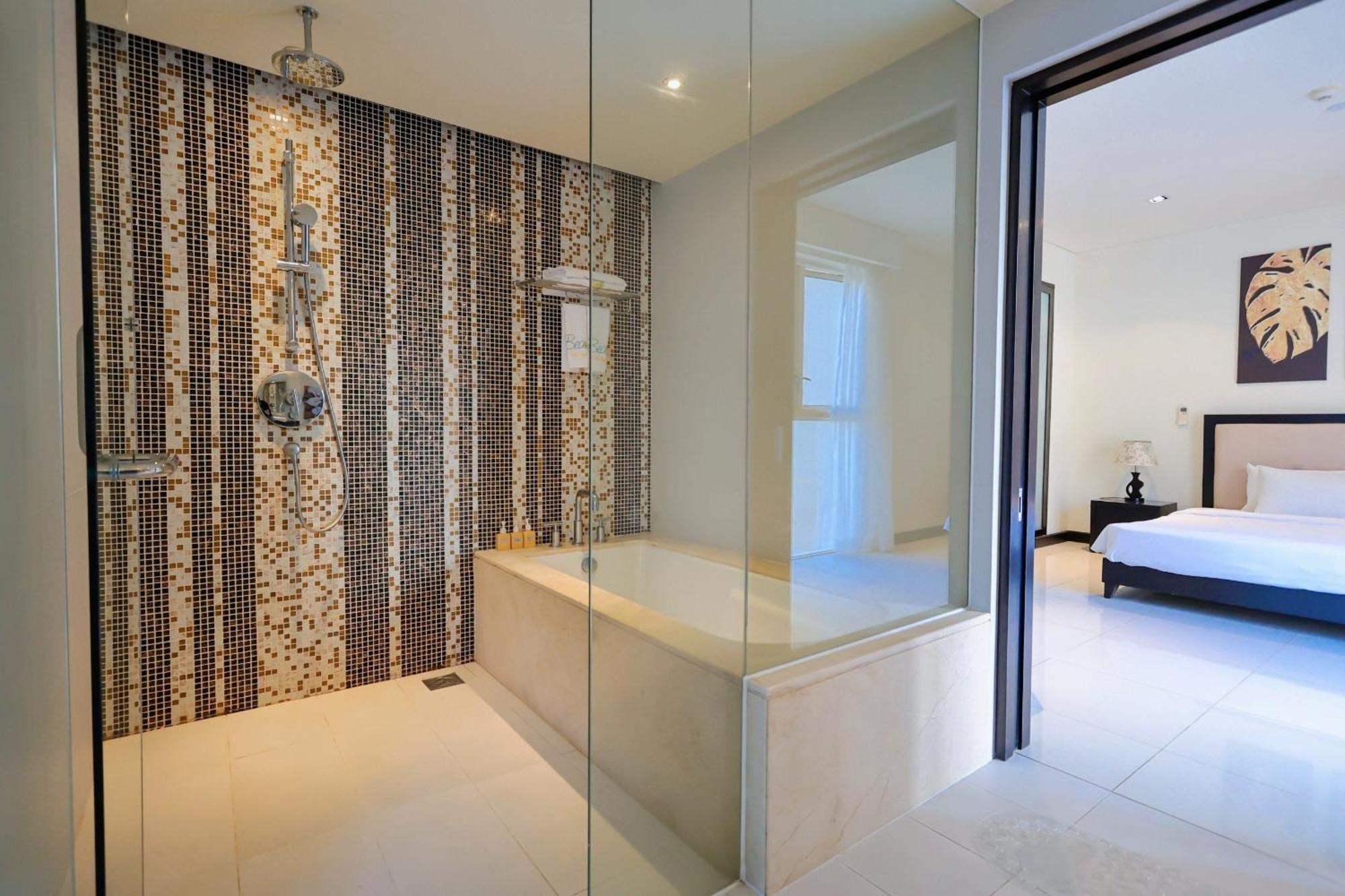 The Sea Luxury Нячанг