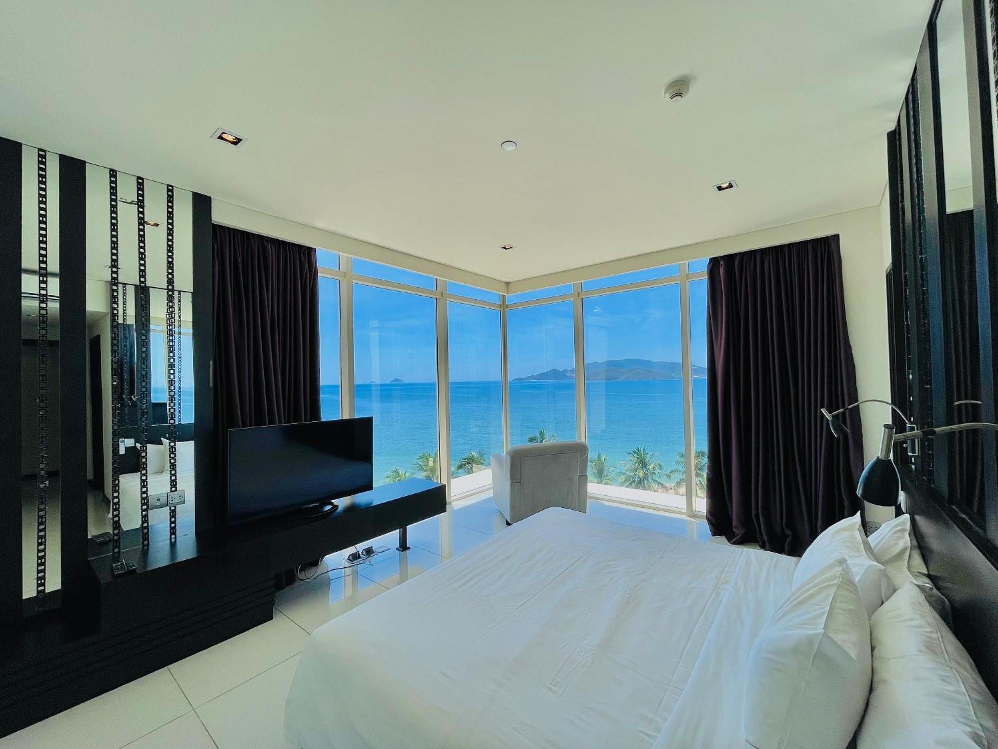 The Sea Luxury Нячанг